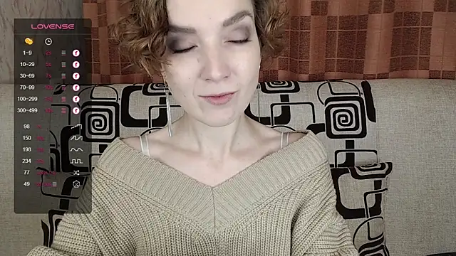 Snapshot of TinaWince chatting on November 1, 4:47 am TinaWince online show from November 1, 4:47 am