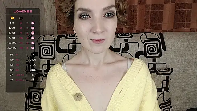 Snapshot of TinaWince chatting on November 10, 4:55 am TinaWince online show from November 10, 4:55 am