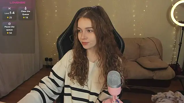 Snapshot of Kami_kam chatting on December 14, 9:19 pm Kami kam online show from December 14, 9:19 pm