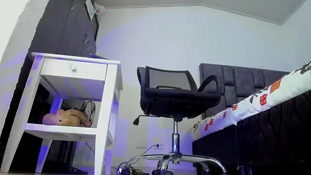 Sarah Mistress  online show from March 25, 8:04 pm