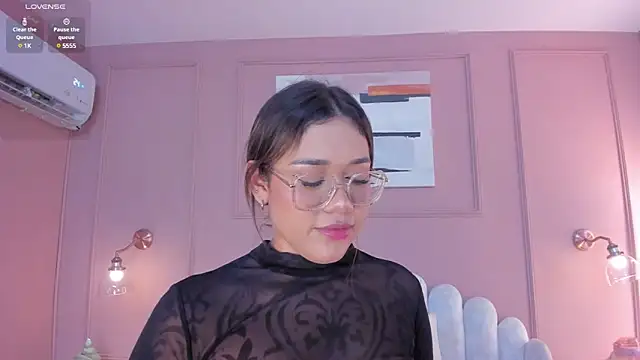 Snapshot of mara_brooks chatting on March 12, 7:06 pm mara brooks online show from March 12, 7:06 pm