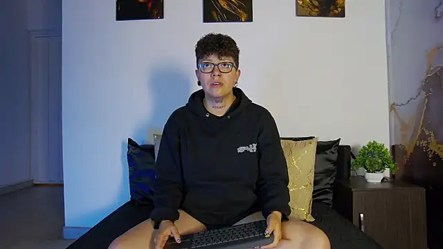 alex noa online show from April 16, 7:14 pm