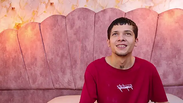 kendalltaylorr online show from October 26, 12:22 pm