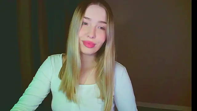 mia raspberrie online show from January 21, 8:00 pm