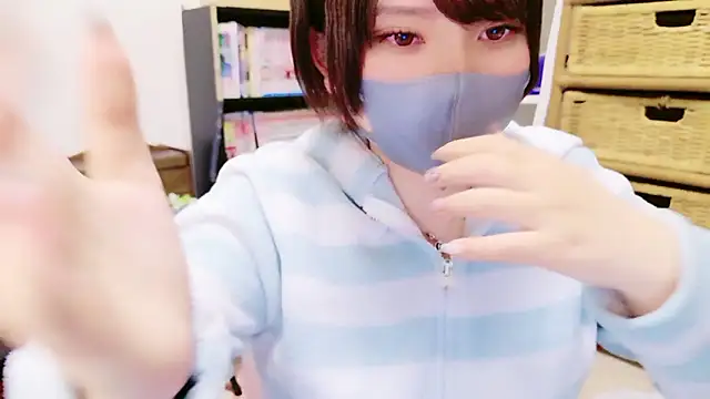 Snapshot of senachinnn chatting on November 17, 5:13 am senachinnn online show from November 17, 5:13 am