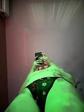 Teya moon  online show from December 7, 10:56 am