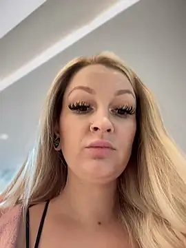 Teya moon  online show from December 11, 11:51 am