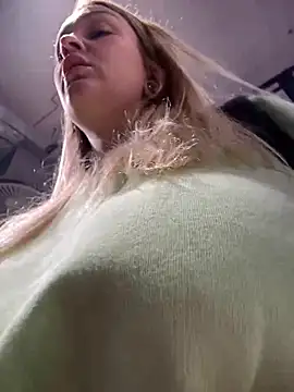 Teya moon  online show from December 20, 9:21 am