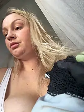 Teya moon  online show from December 21, 12:49 pm