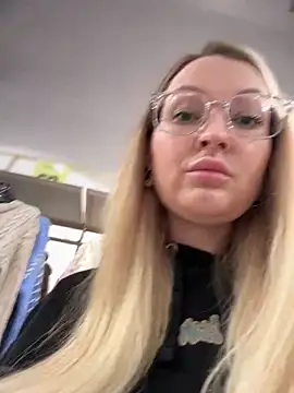 Teya moon  online show from January 21, 10:08 am