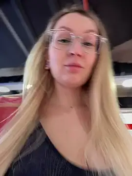 Teya moon  online show from February 22, 12:08 pm