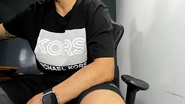 Snapshot of Bryan_Bronx chatting on February 26, 10:31 pm Bryan Bronx online show from February 26, 10:31 pm