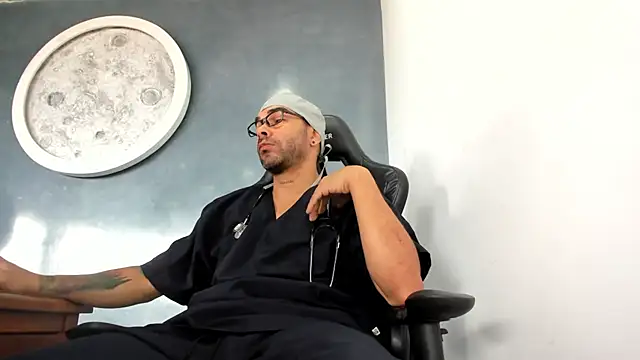 Snapshot of Bryan_Bronx chatting on October 7, 2:47 pm Bryan Bronx online show from October 7, 2:47 pm