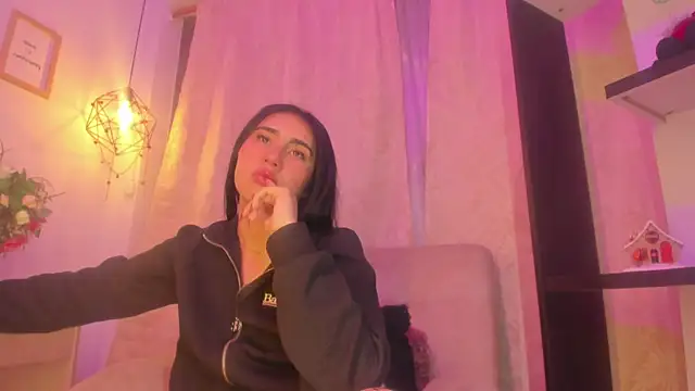 Snapshot of Chanttall_ chatting on December 4, 8:56 am Chanttall  online show from December 4, 8:56 am