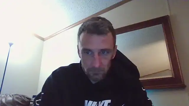 Snapshot of HungStud4You chatting on February 2, 3:10 am HungStud4You online show from February 2, 3:10 am