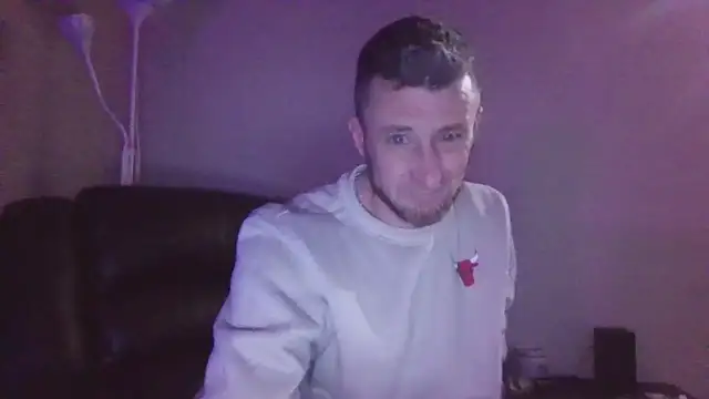 Snapshot of HungStud4You chatting on February 19, 8:44 am HungStud4You online show from February 19, 8:44 am