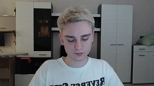 angryzan online show from March 7, 7:52 am