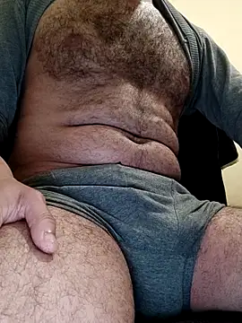 Snapshot of Hairyarabguy chatting on April 29, 6:14 pm Hairyarabguy online show from April 29, 6:14 pm