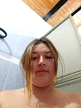 Snapshot of Sofia_Queen17 chatting on February 9, 4:29 pm Sofia Queen17 online show from February 9, 4:29 pm