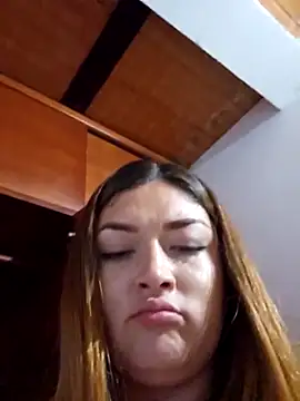 Snapshot of Sofia_Queen17 chatting on February 26, 2:04 am Sofia Queen17 online show from February 26, 2:04 am