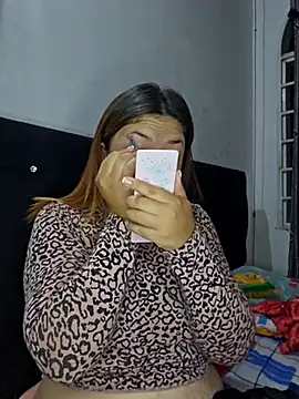 Snapshot of Sofia_Queen17 chatting on March 22, 10:28 am Sofia Queen17 online show from March 22, 10:28 am