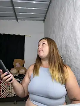 Snapshot of Sofia_Queen17 chatting on October 31, 12:55 am Sofia Queen17 online show from October 31, 12:55 am