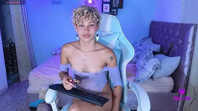 Snapshot of Peggy_Funn chatting on January 8, 3:08 am Peggy Funn online show from January 8, 3:08 am