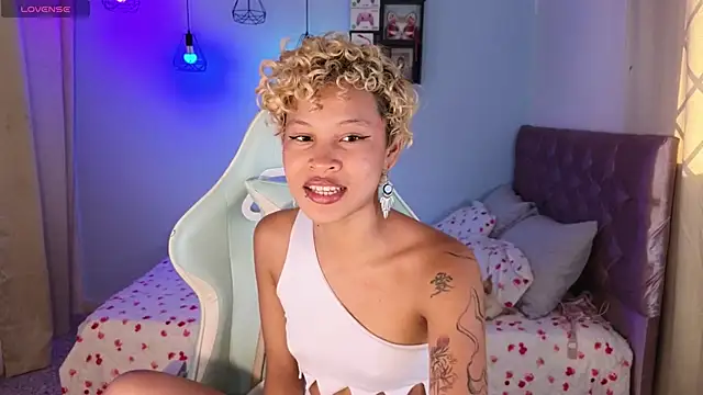 Snapshot of Peggy_Funn chatting on January 23, 9:29 pm Peggy Funn online show from January 23, 9:29 pm