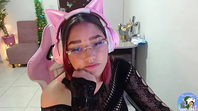 Snapshot of littleangel1_m chatting on January 9, 3:58 am littleangel1 m online show from January 9, 3:58 am