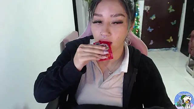 littleangel1 m online show from December 22, 12:40 am