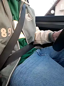 Snapshot of Zeefy chatting on December 24, 8:00 am Zeefy online show from December 24, 8:00 am