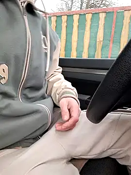 Snapshot of Zeefy chatting on January 5, 8:43 am Zeefy online show from January 5, 8:43 am