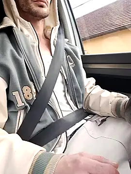 Snapshot of Zeefy chatting on February 2, 8:57 am Zeefy online show from February 2, 8:57 am