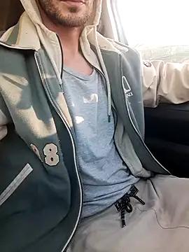 Snapshot of Zeefy chatting on February 11, 8:26 am Zeefy online show from February 11, 8:26 am