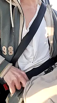 Snapshot of Zeefy chatting on February 21, 11:11 am Zeefy online show from February 21, 11:11 am