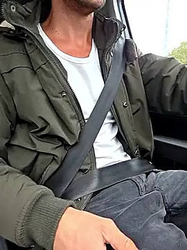 Snapshot of Zeefy chatting on September 24, 1:25 pm Zeefy online show from September 24, 1:25 pm