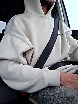 Snapshot of Zeefy chatting on November 23, 9:42 am Zeefy online show from November 23, 9:42 am