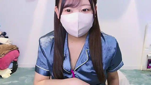 Snapshot of YUTSU_KI chatting on December 10, 4:06 pm YUTSU KI online show from December 10, 4:06 pm