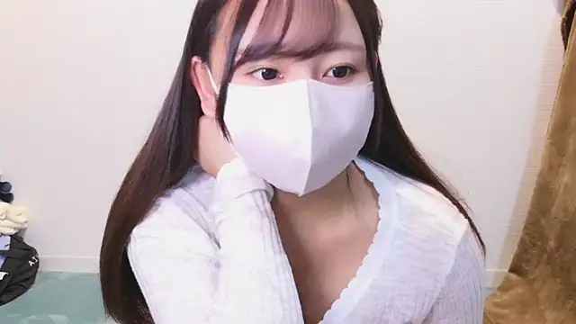 Snapshot of YUTSU_KI chatting on January 4, 5:37 pm YUTSU KI online show from January 4, 5:37 pm