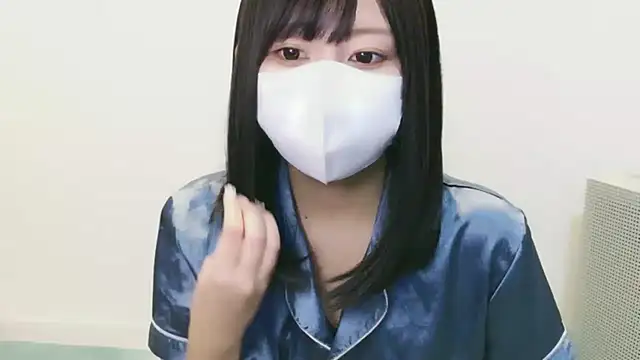 Snapshot of YUTSU_KI chatting on October 9, 4:05 pm YUTSU KI online show from October 9, 4:05 pm