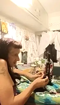 whitetrashdirtyslut online show from March 22, 1:31 am