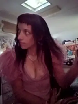 whitetrashdirtyslut online show from April 10, 1:49 pm