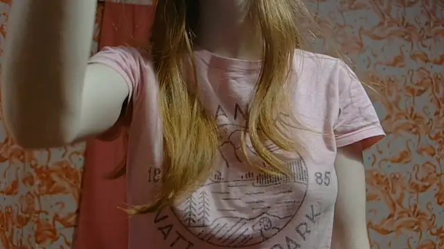 strawberrysmoothie online show from March 6, 3:46 am