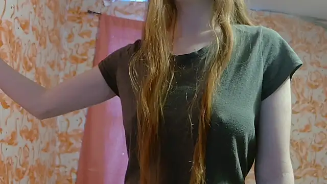 strawberrysmoothie online show from February 10, 9:19 pm