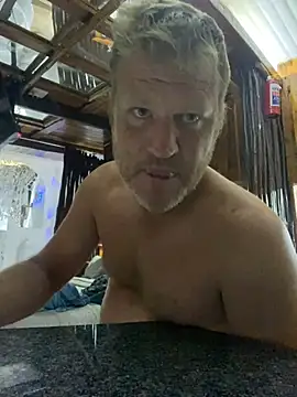 Snapshot of sexycouple109 chatting on January 6, 7:56 pm sexycouple109 online show from January 6, 7:56 pm