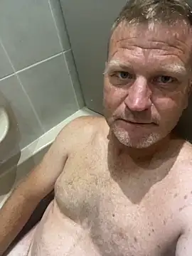 Snapshot of sexycouple109 chatting on January 17, 3:32 pm sexycouple109 online show from January 17, 3:32 pm