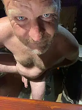 Snapshot of sexycouple109 chatting on February 28, 1:05 am sexycouple109 online show from February 28, 1:05 am