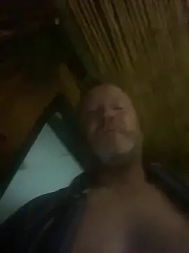 Snapshot of sexycouple109 chatting on March 4, 2:06 am sexycouple109 online show from March 4, 2:06 am