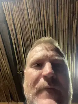 Snapshot of sexycouple109 chatting on October 24, 7:43 pm sexycouple109 online show from October 24, 7:43 pm