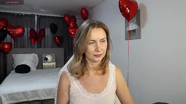 Snapshot of Vanessa_Nowak chatting on February 16, 9:49 am Vanessa Nowak online show from February 16, 9:49 am